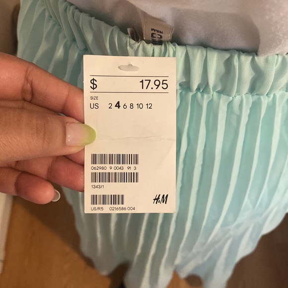 Mint Green Pleated Long Skirt - Picture 8 of 8